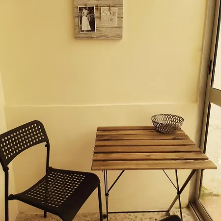 Blue-15 Maltese Townhouse Apartment *